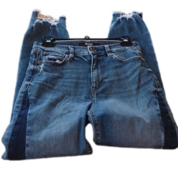 𝅺hudson jeans, size 26." Holly Skinny" Distressed bottoms. Dark and light . - Picture 7 of 16